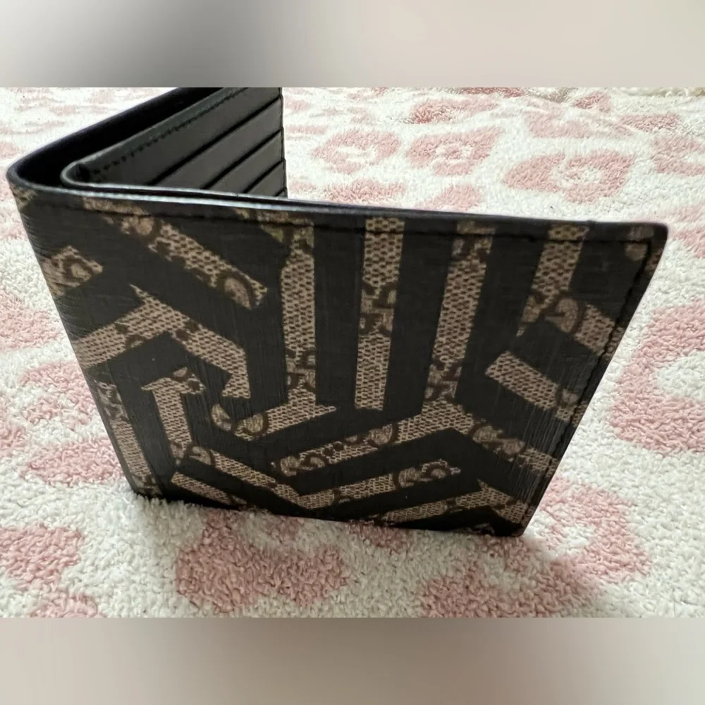 Gucci Black and Beige Men's Wallet - Picture 5 of 15
